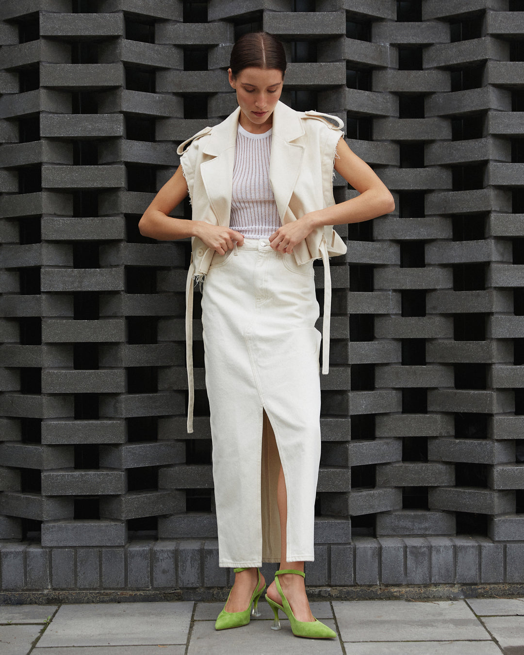 Zielone czółenka damskie z weluru naturalnego z odkrytą piętą Estro ER00113217