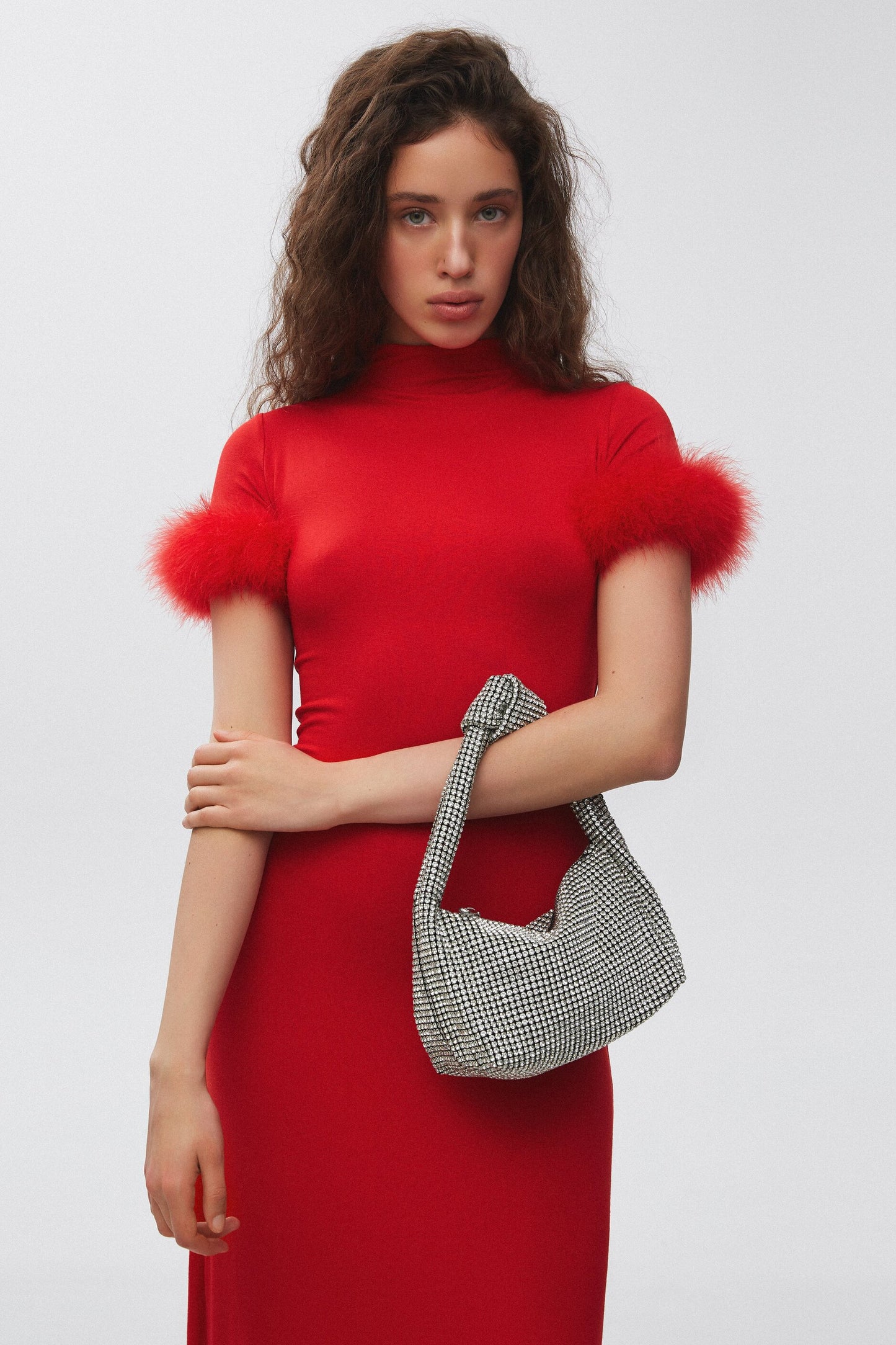 Wieczorowa torebka damska wysadzana kryształkami z teksturowaną rączką Estro ER00114296