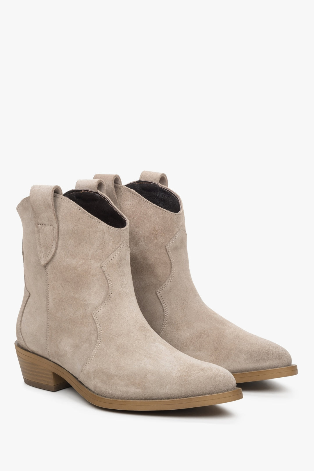 Welurowe jasnobeżowe kowbojki damskie Estro.