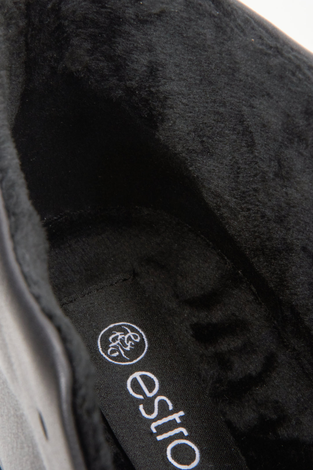 Trampki męskie wysokie ocieplane w kolorze czarnym, marka Estro.