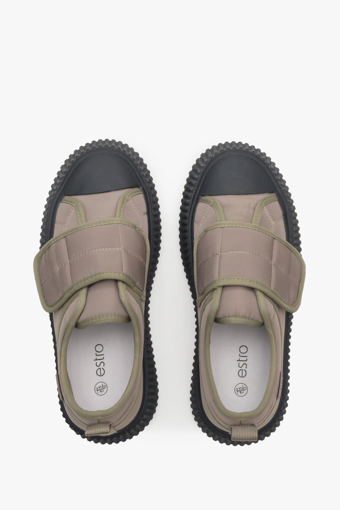 Tekstylne beżowo-czarne trampki damskie na rzep Estro - prezentacja modelu z góry.