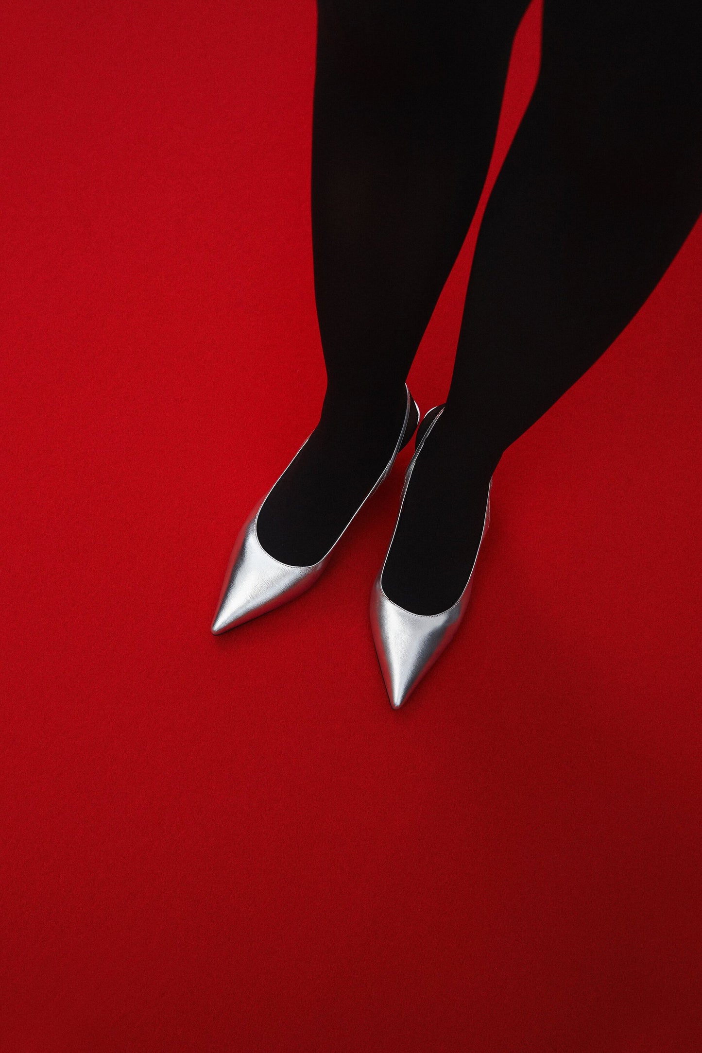 Srebrne czółenka damskie typu slingback ze skóry naturalnej Estro X MustHave ER00114246