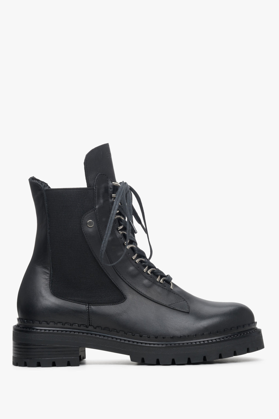 Sznurowane botki damskie ze skóry naturalnej i tekstyliów Estro - profil buta.