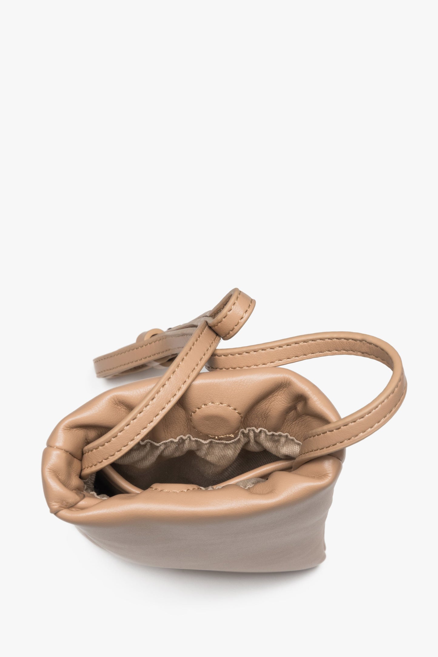 Damska torebka Estro na telefon ze skóry naturalnej.