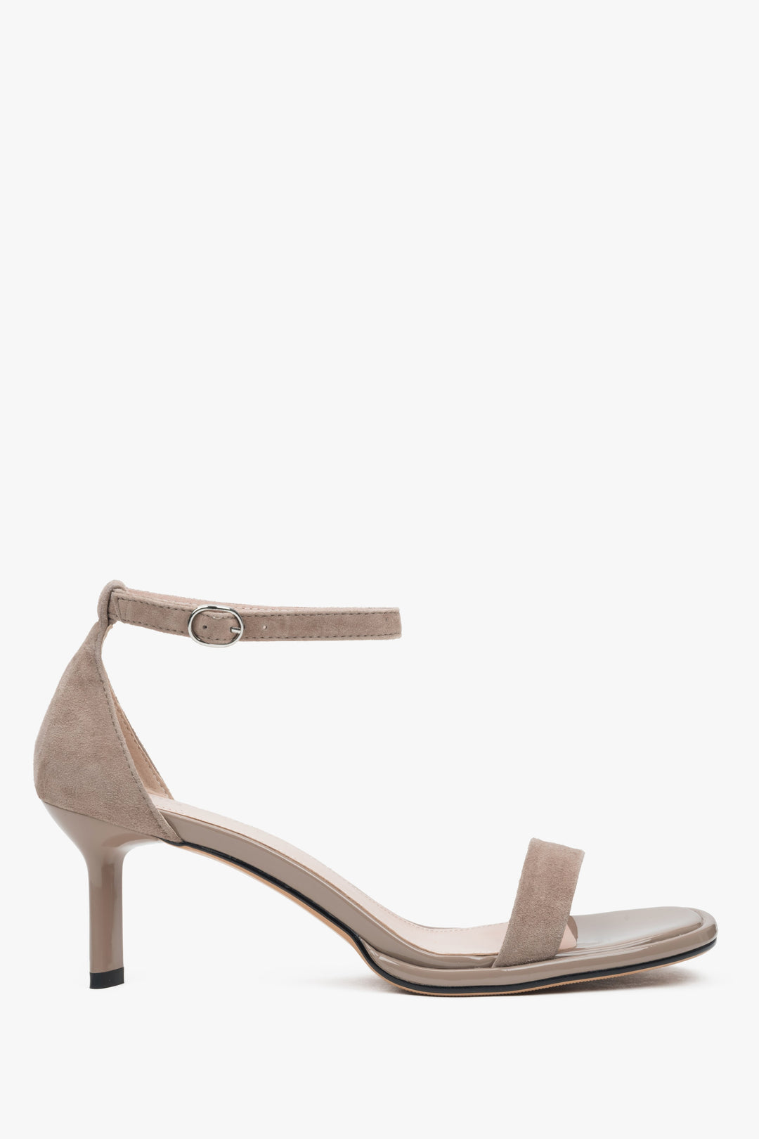 Beżowe sandałki damskie na obcasie z weluru naturalnego Estro ER00116984.