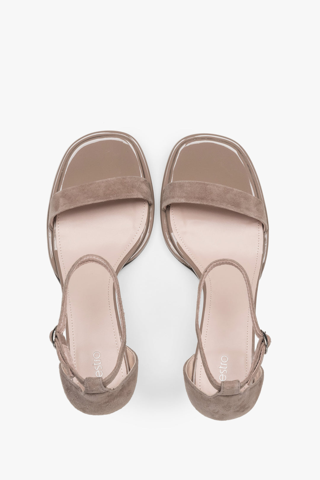 Delikatne beżowe sandałki damskie Estro z weluru naturalnego - prezentacja z góry.