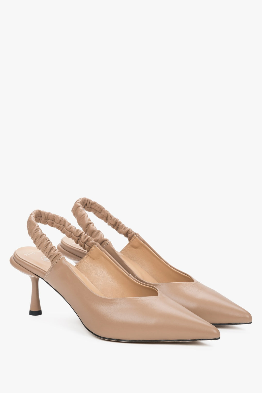 Slingbacki damskie w kolorze beżowym ze skóry naturalnej Estro.