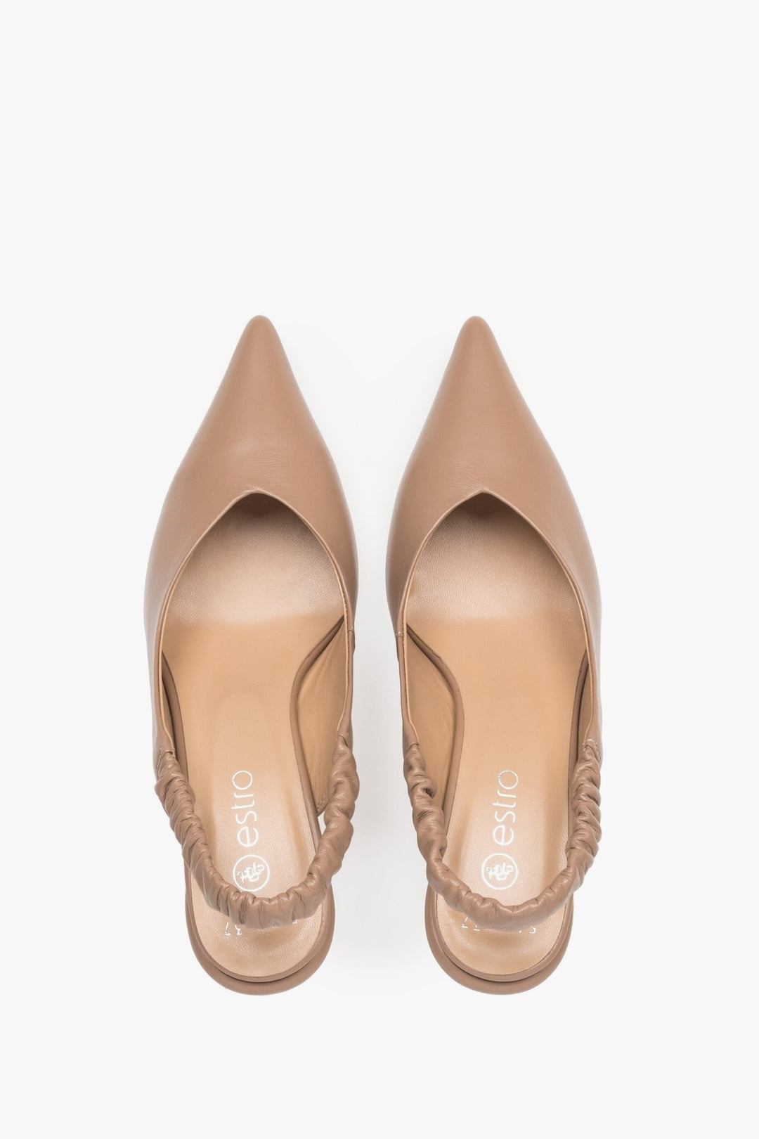 Damskie skórzane czółenka typu slingback w kolorze beżowym - prezentacja modelu z góry.