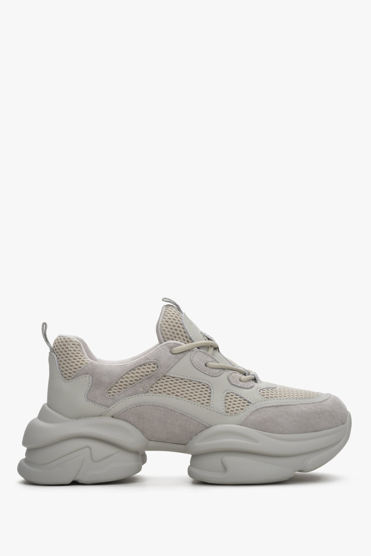 Szare sneakersy damskie z weluru naturalnego z siateczką Estro ER00114169