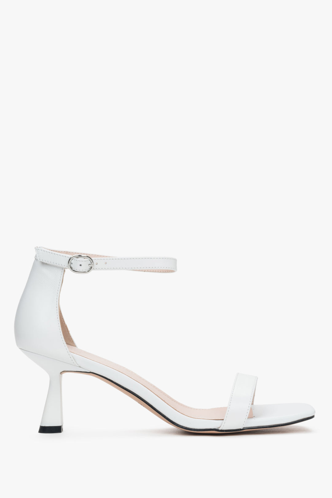 Białe skórzane sandałki damskie na wygodnym obcasie kielichowym Estro ER00117199.