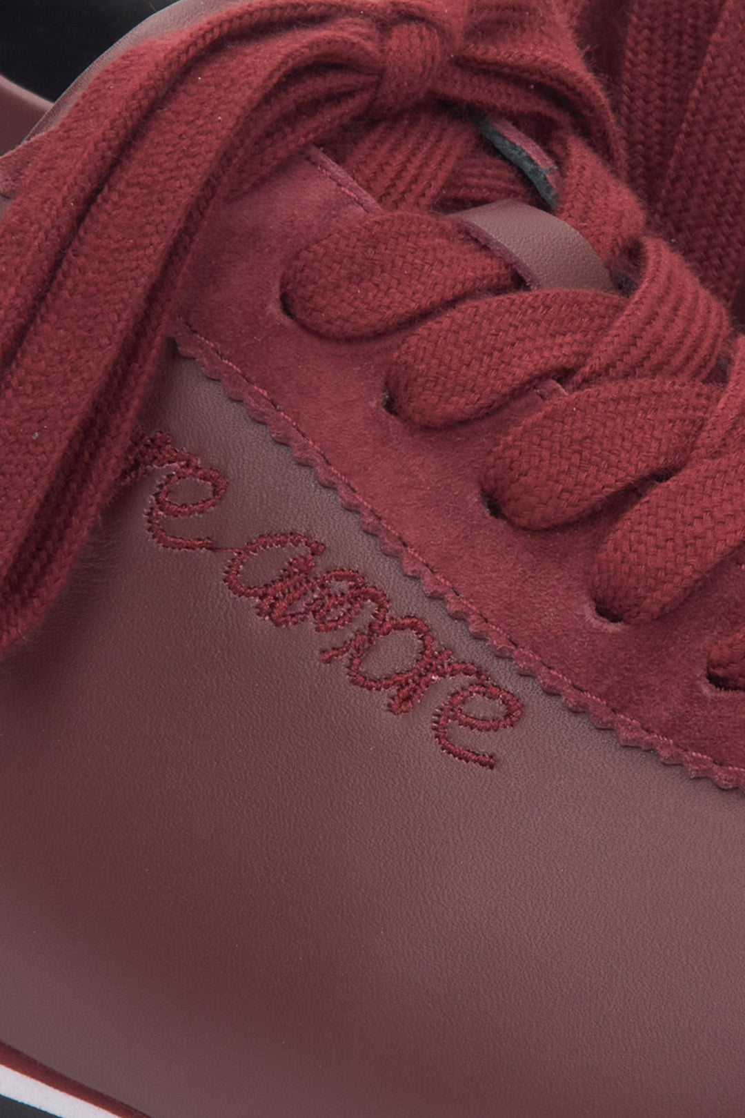 Trampki w kolorze bordowym, damskie, z naturalnej skóry i weluru Estro.