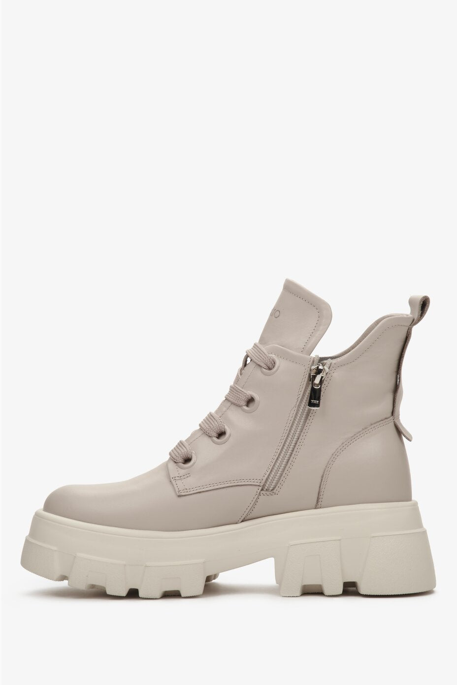 Szare botki damskie na platformie ze skóry naturalnej Estro ER00111972