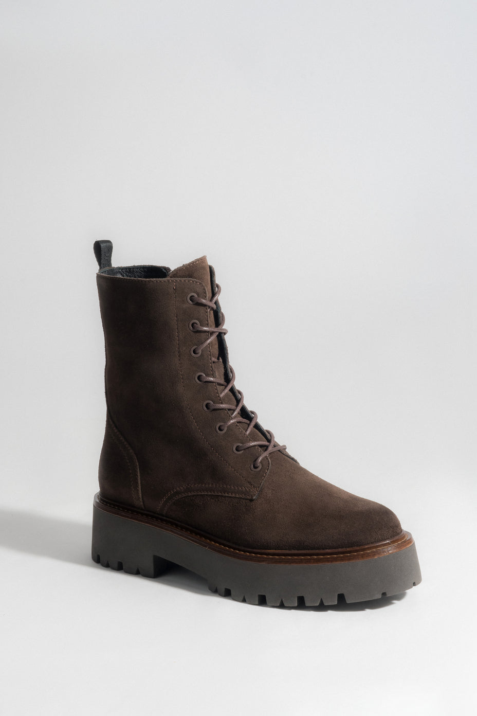 Ciemnobrązowe botki damskie z włoskiego weluru naturalnego Estro ER00116064