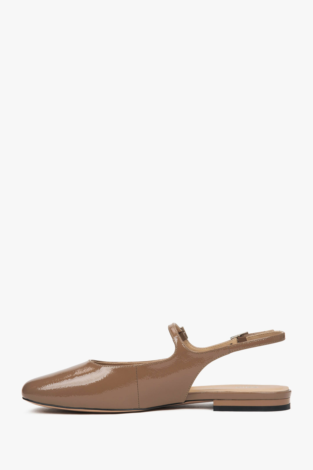Stylowe brązowe sandały damskie, typu slingback.