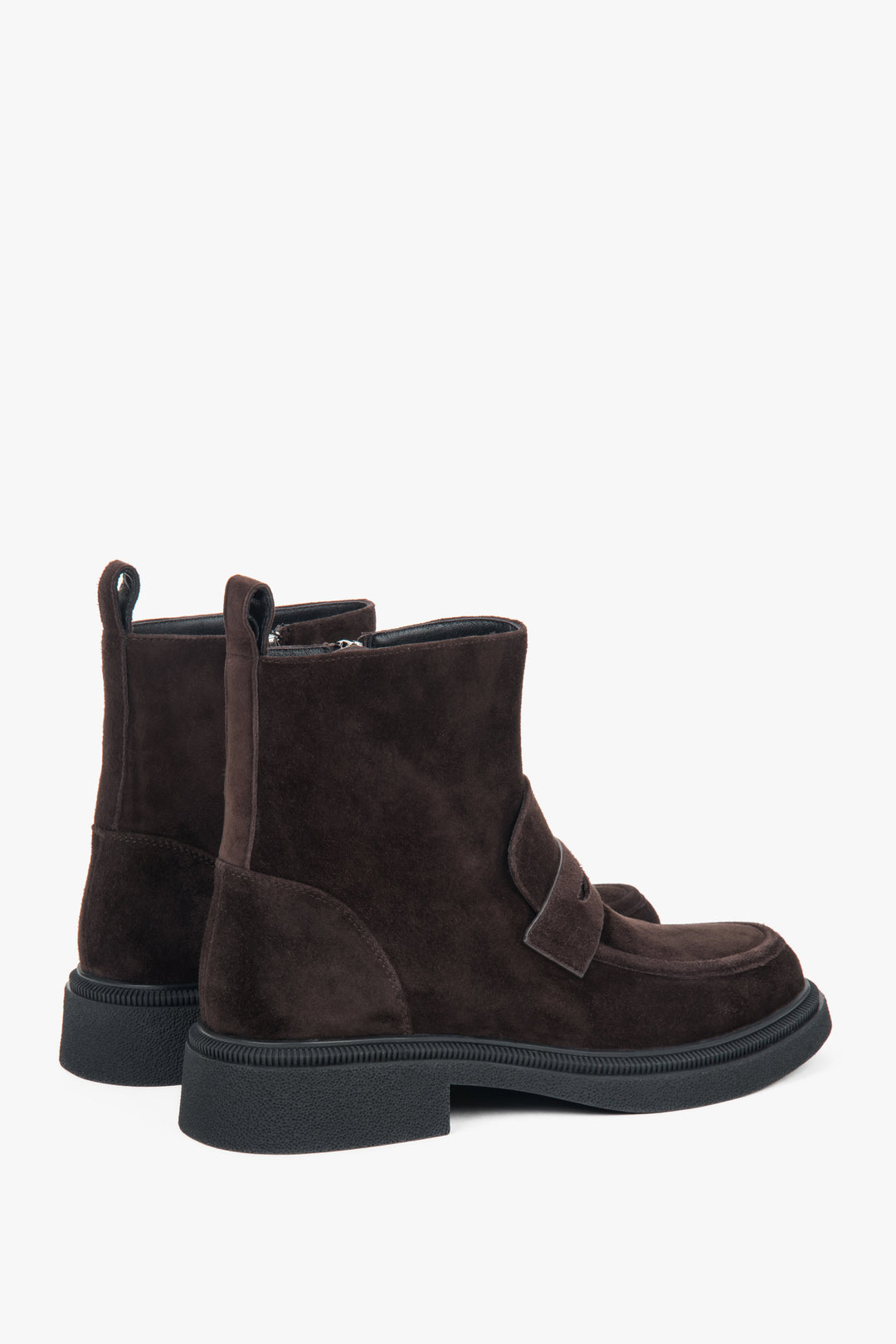 Ciemnobrązowe botki damskie z lekkim ociepleniem, z weluru naturalnego, Estro ER00118185.