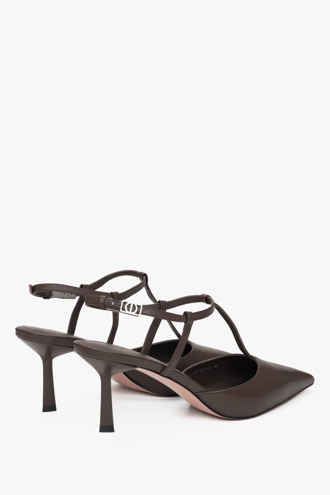 Klasyczne ciemnobrązowe czółenka damskie Estro, o fasonie slingback.