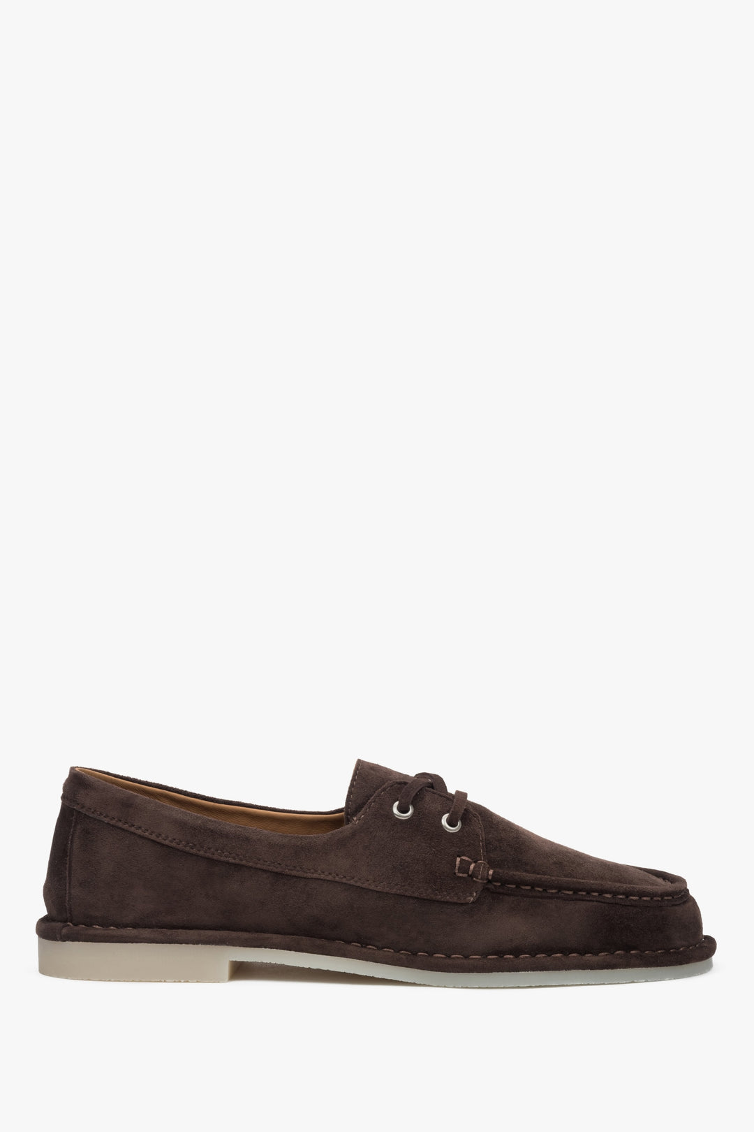 Ciemnobrązowe sznurowane loafersy damskie z weluru w stylu żeglarskim Estro ER00117142.