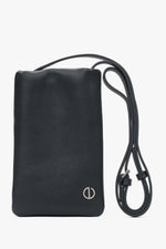 Czarna torebka damska na telefon ze skóry naturalnej Estro ER00116880.