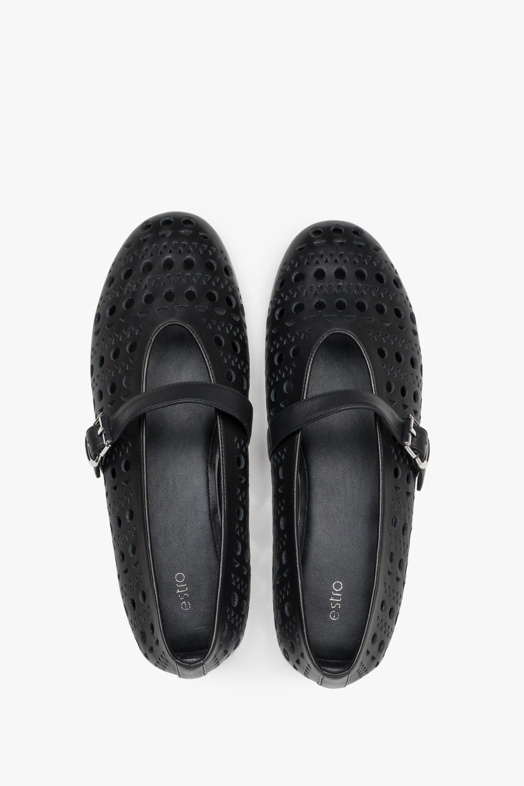 Komfortowe czarne ażurowe baleriny damskie Estro ze skóry naturalnej - prezentacja z góry.