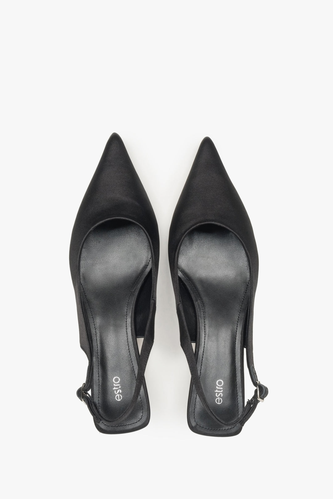 Ponadczasowe czarne czółenka damskie Estro, wykonane z miękkich tekstyliów, typu slingback i na niskim obcasie.