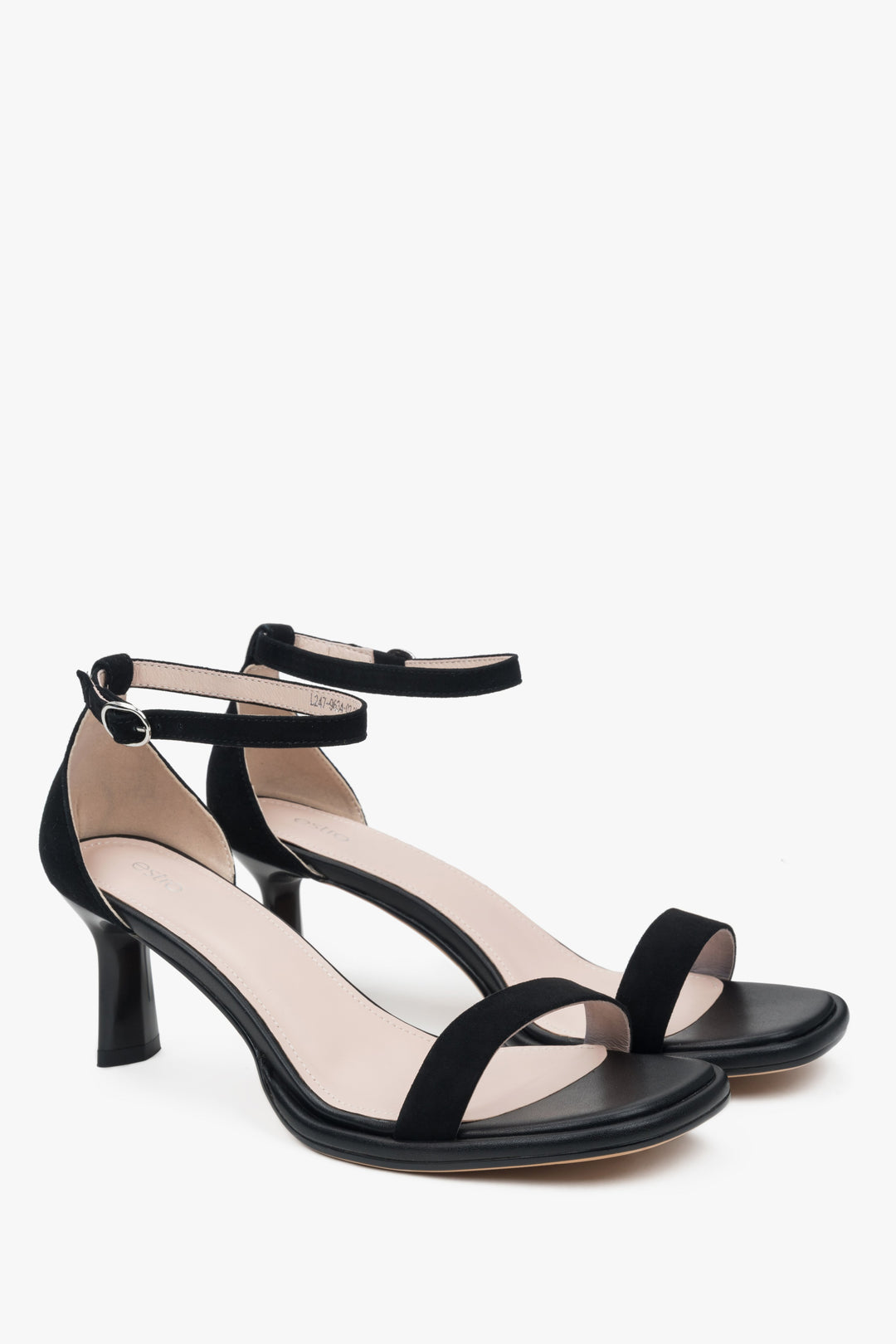 Eleganckie czarne sandałki damskie Estro, wykonane ze skóry naturalnej, osadzone na stylowym obcasie.