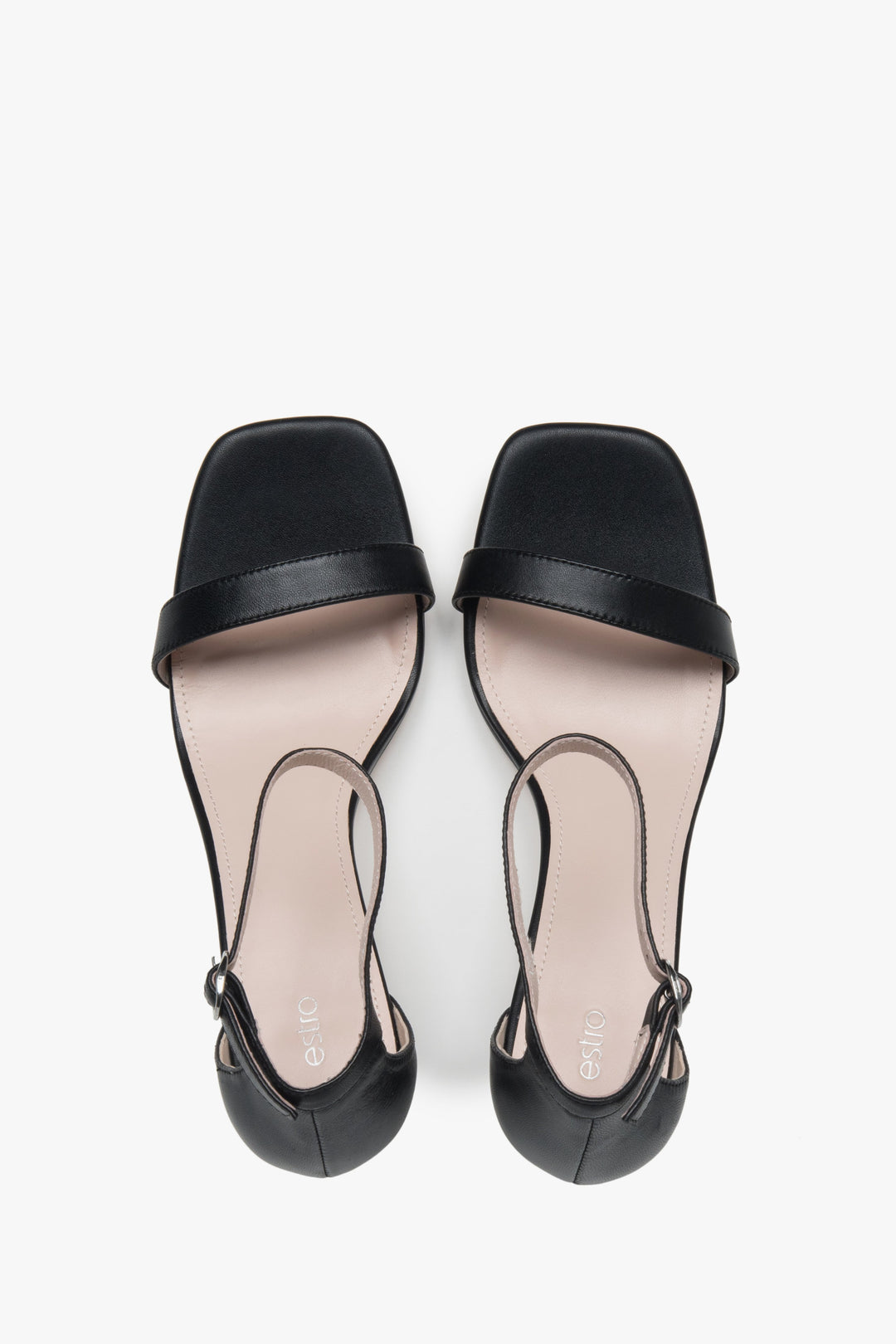 Ponadczasowe czarne sandałki damskie Estro ze skóry naturalnej - idealne na specjalne okazje i codzienne wyjścia, dzięki wygodnemu obcasowi kielichowemu.