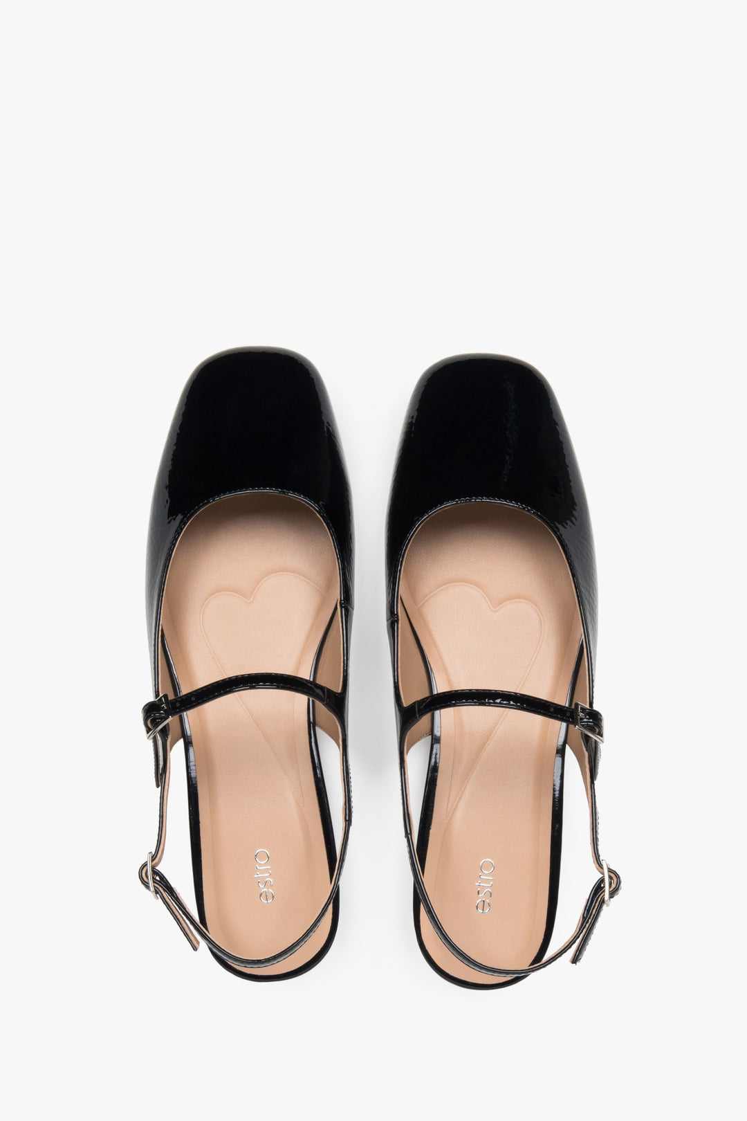 Klasyczne czarne sandały damskie Estro, o fasonie slingback.