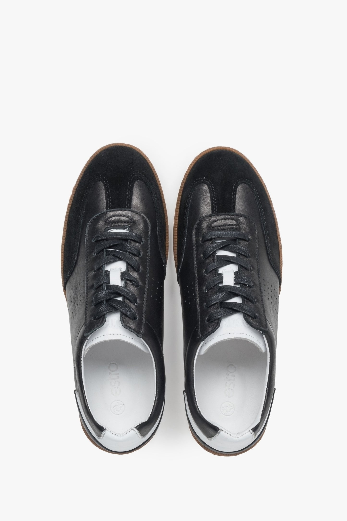 Stylowe czarne trampki męskie z połączenia skóry naturalnej i weluru.