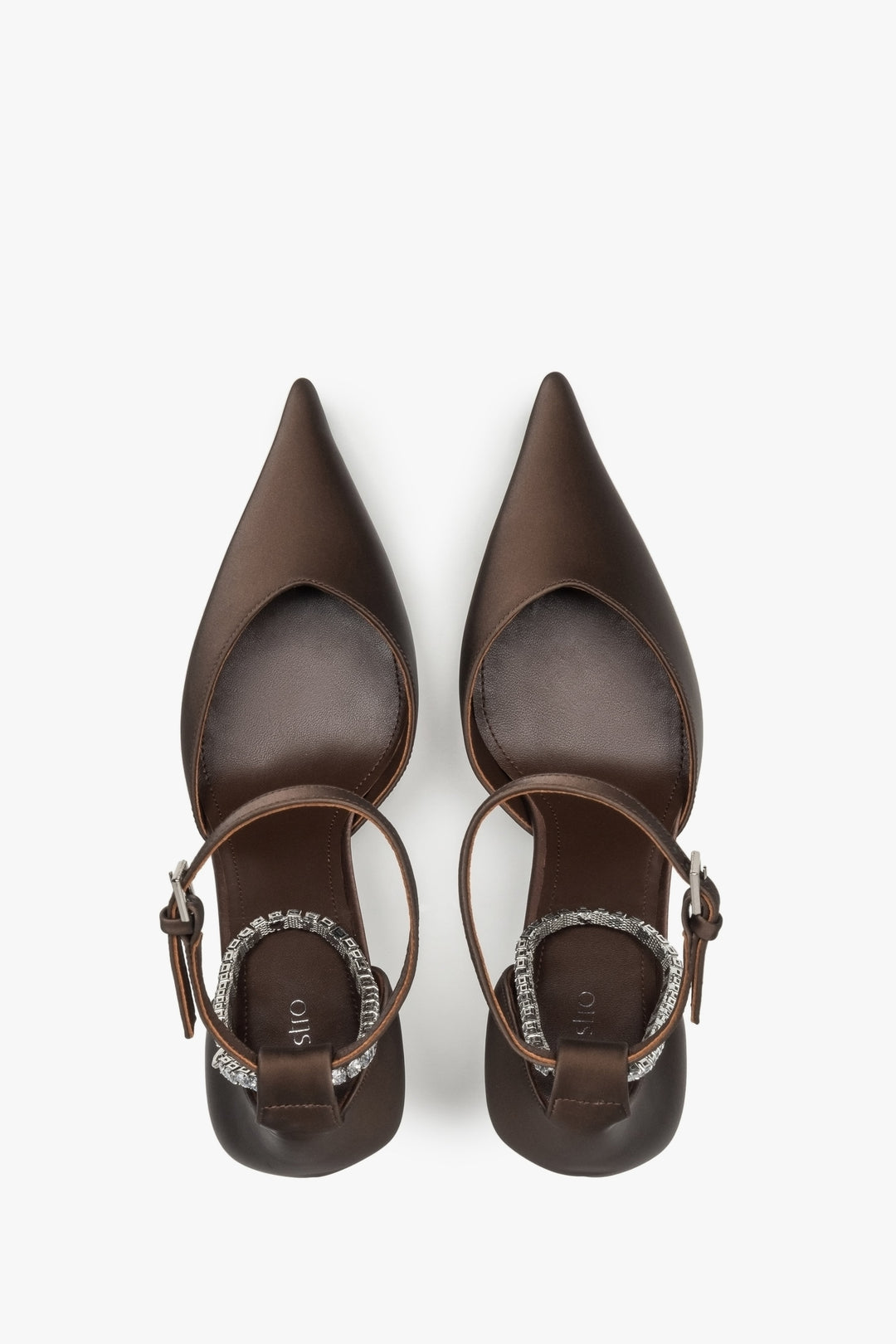 Ciemnobrązowe czółenka marki Estro, o fasonie slingback, z wysmuklającym, wysokim obcasem - prezentacja z góry.