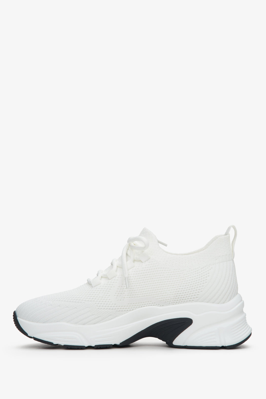 Sportowe sneakersy damskie na lato w kolorze białym - profil.