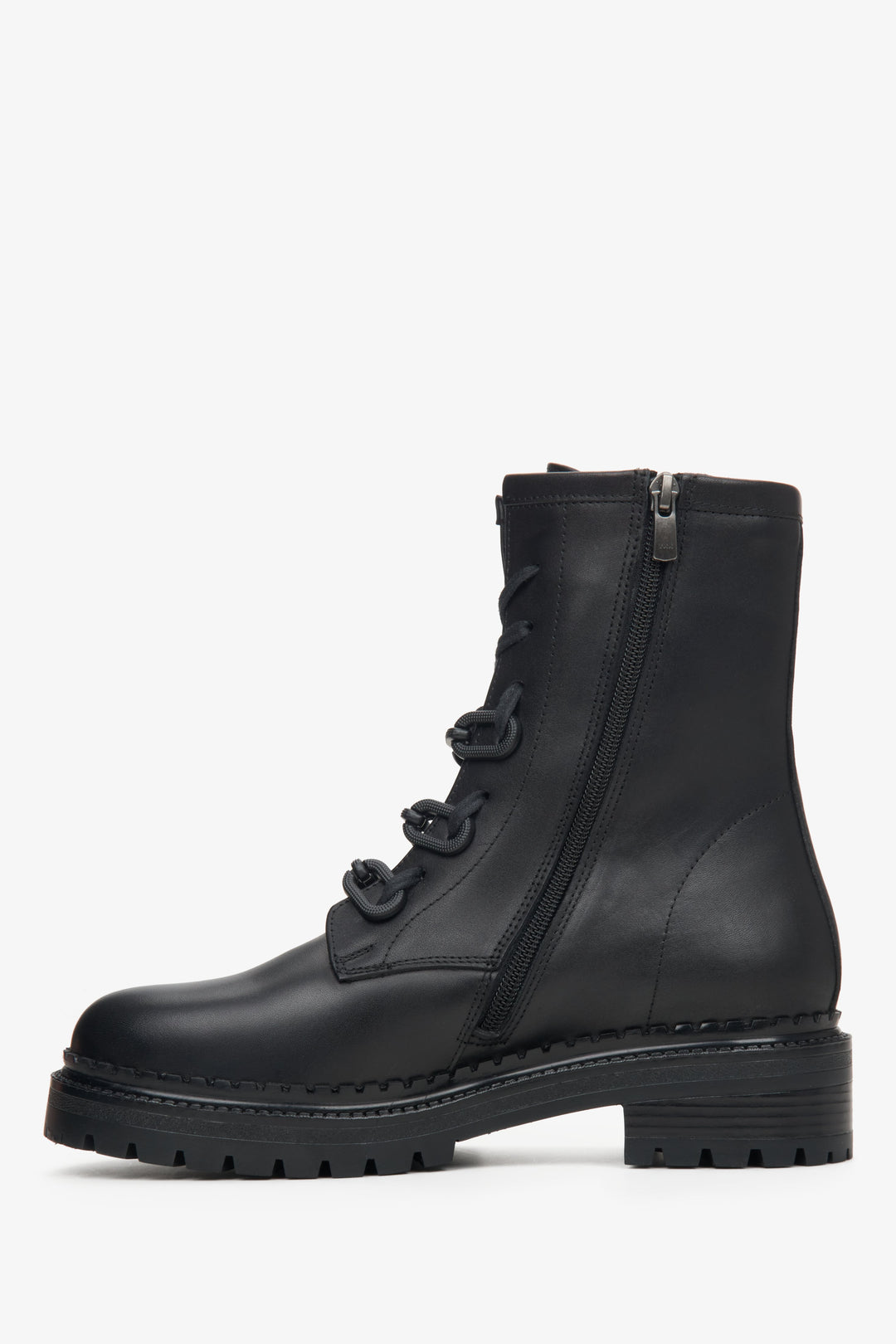 Skórzane botki damskie Estro w kolorze czarnym - profil buta.