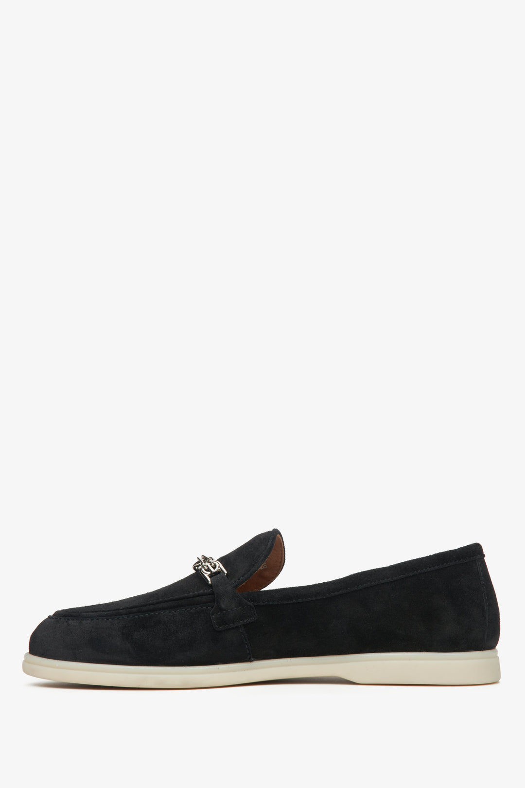 Damskie loafersy ze sprzączką Estro z włoskiego weluru naturalnego.