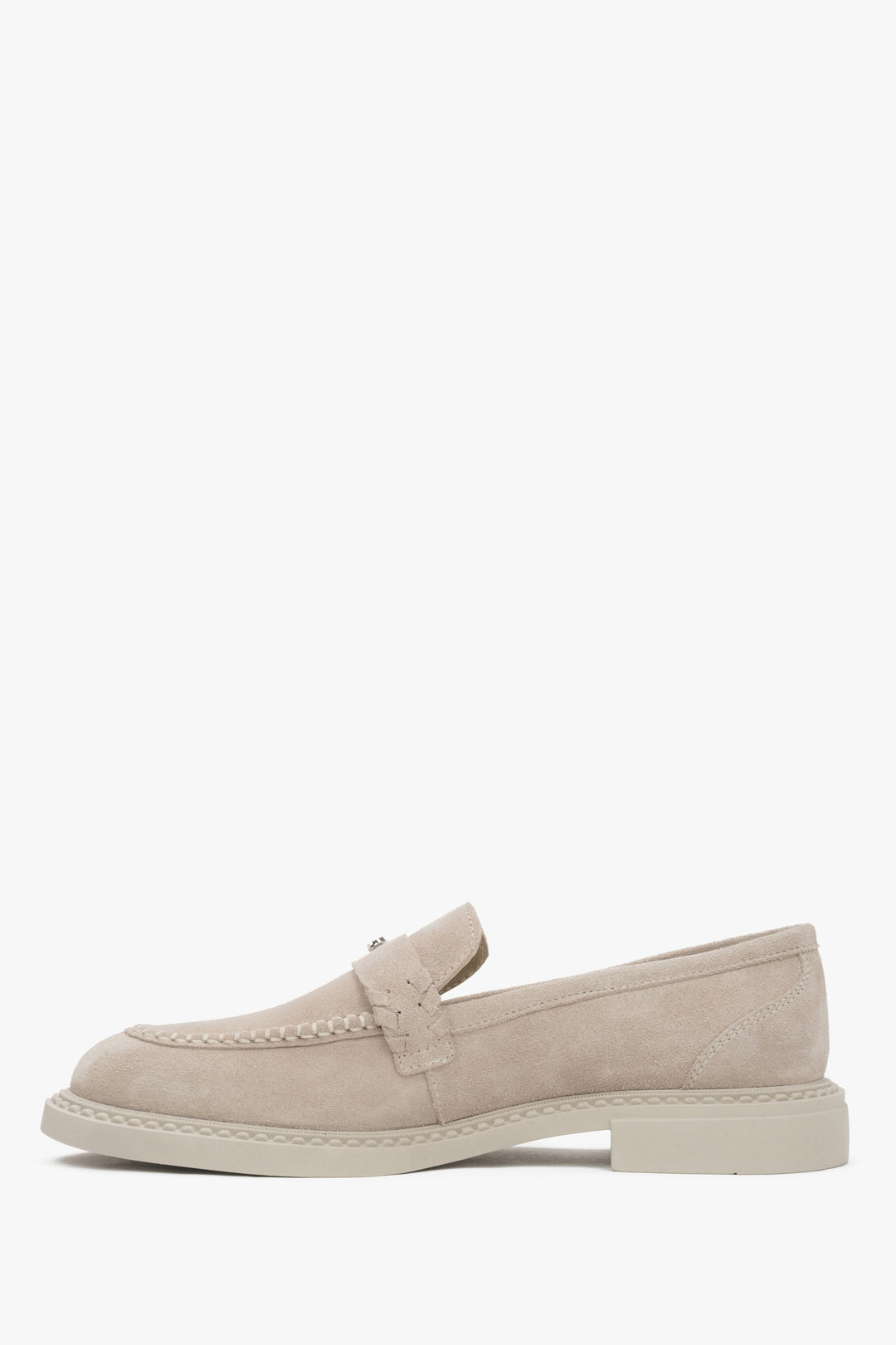 Luksusowe loafersy damskie Estro w jasnobeżowym odcieniu, wykonane z włoskiego weluru naturalnego Premium w stylu Penny.