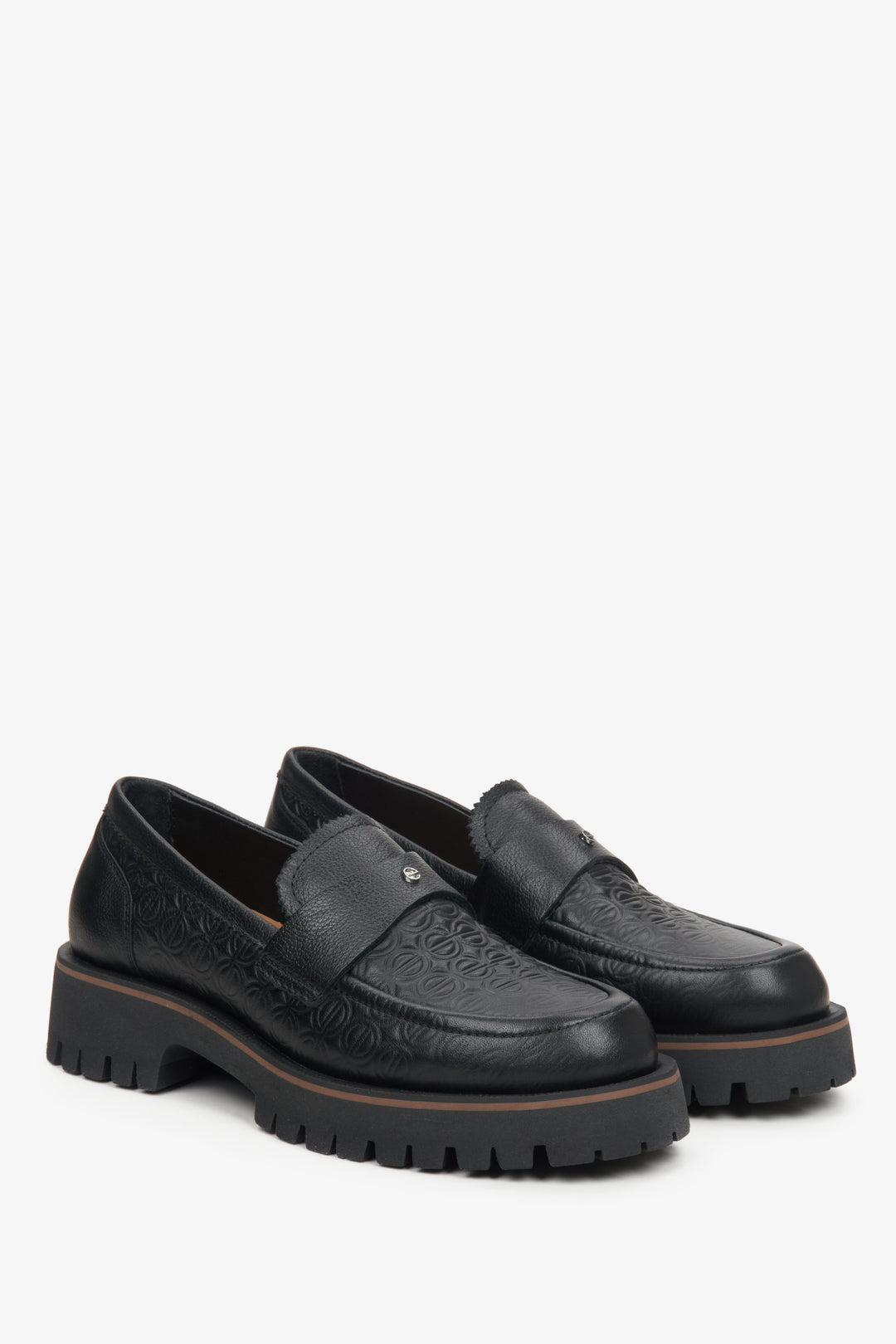 Damskie skórzane loafersy Estro w kolorze czarnym.