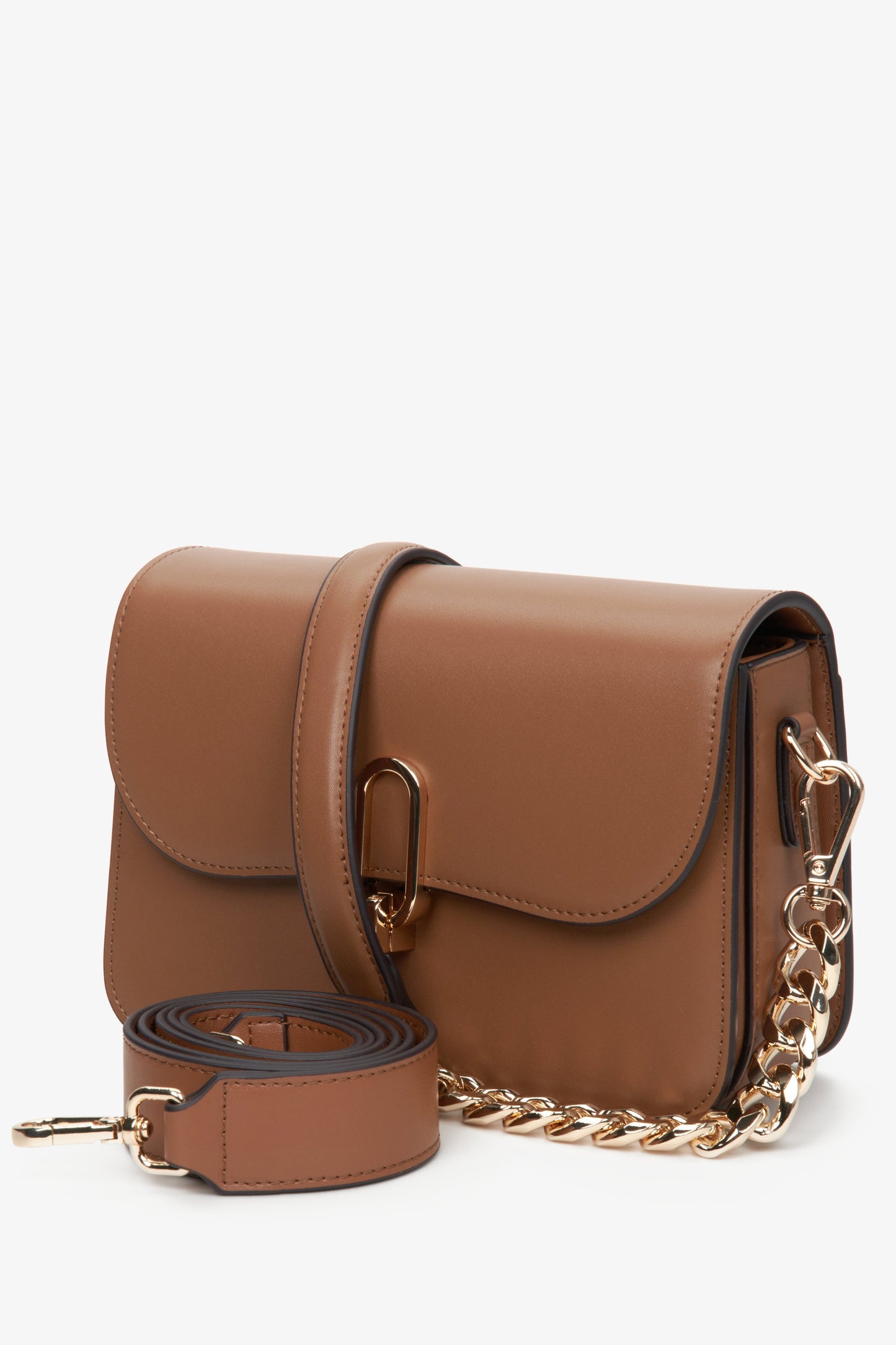 Skórzana, brązowa torebka damska Estro ze złotymi okuciami - prezentacja całego zestawu.