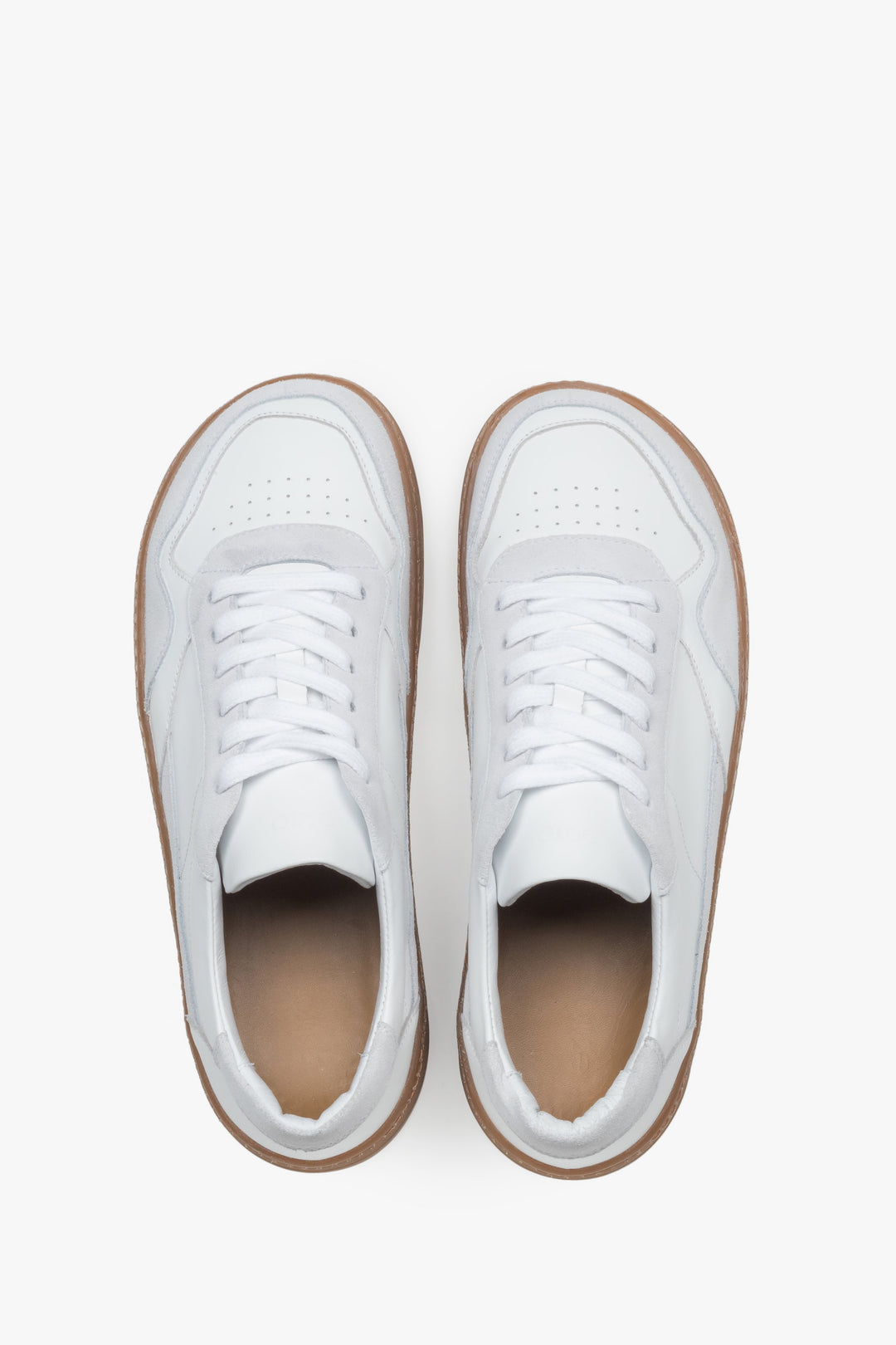 Minimalistyczne trampki męskie w stylu barefoot, łączące sportową elegancję z komfortem naturalnego chodzenia.