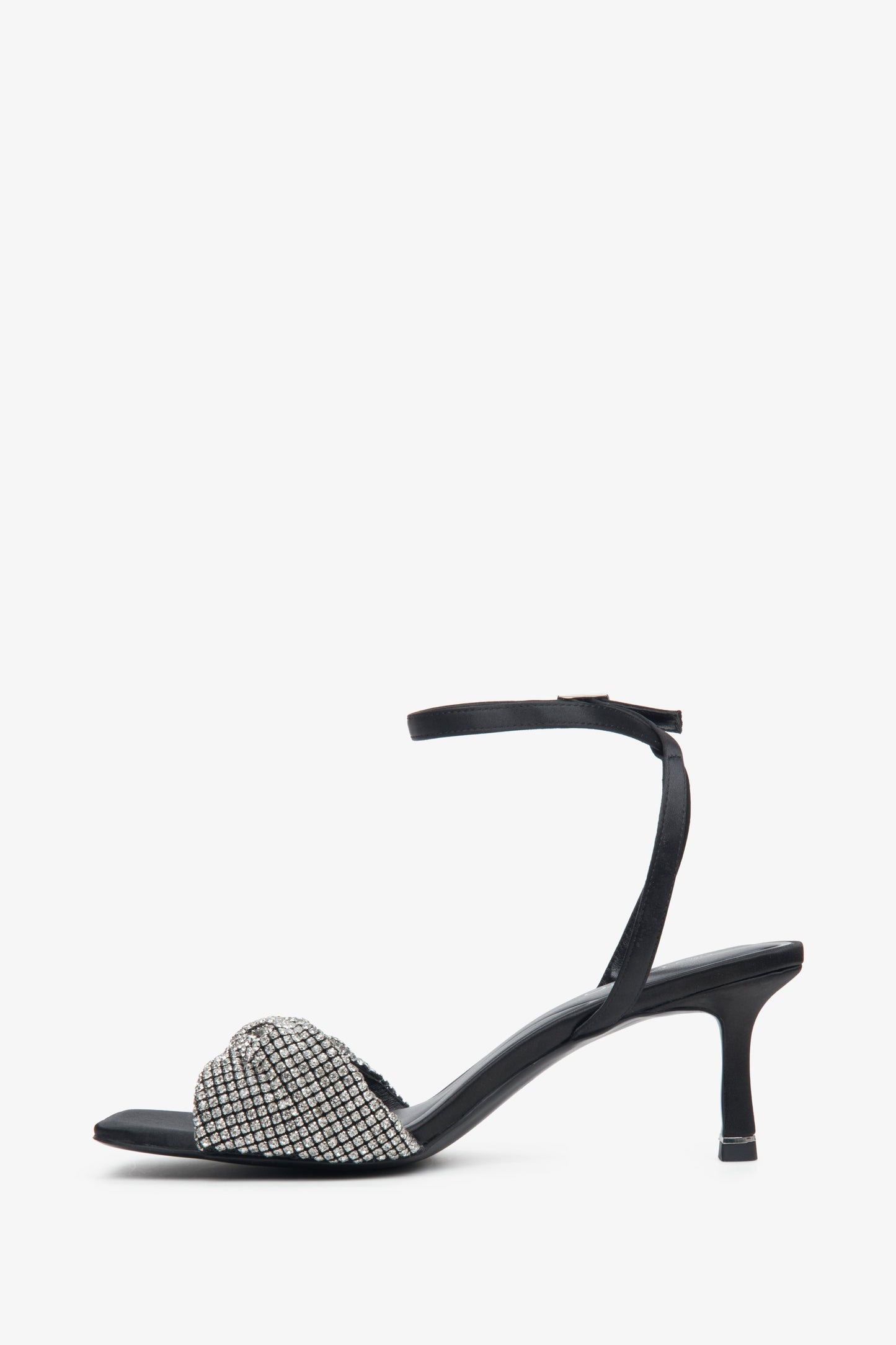 Eleganckie, czarne sandałki damskie na obcasie ze skóry naturalnej Estro - profil buta.