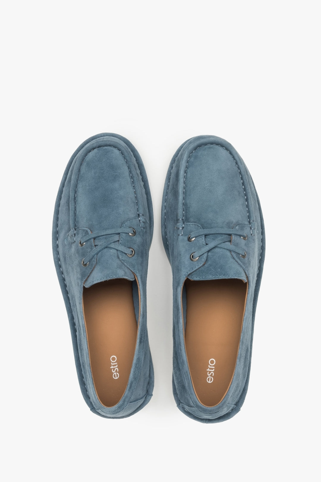 Niebieskie sznurowane loafersy damskie z weluru w stylu żeglarskim od Estro.