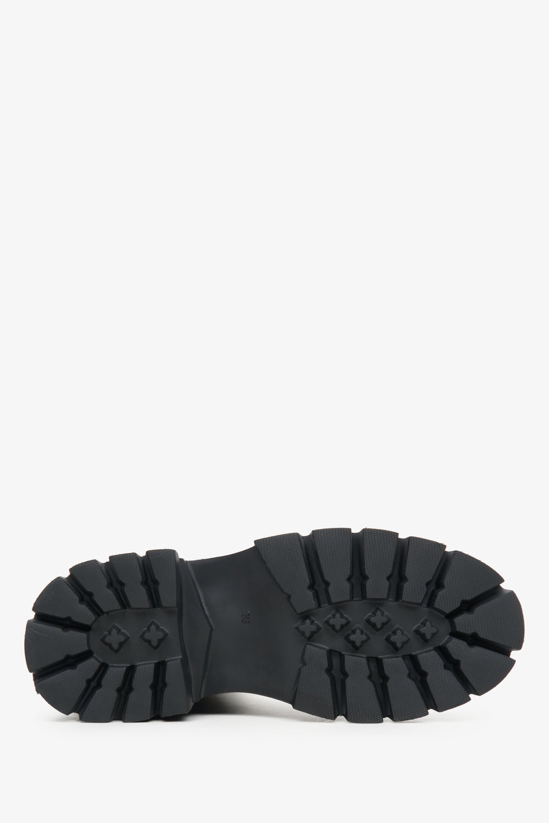 Damskie czarne botki ze skóry naturalnej Estro -zbliżenie na podeszwę.