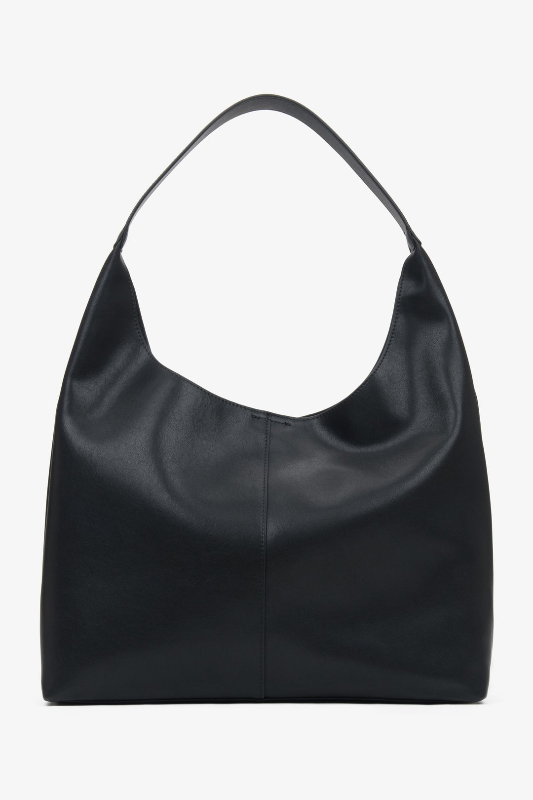 Duża czarna shopperka damska Estr,o wykonana ze skóry naturalnej, bez problemu pomieści wszystkie potrzebne rzeczy.