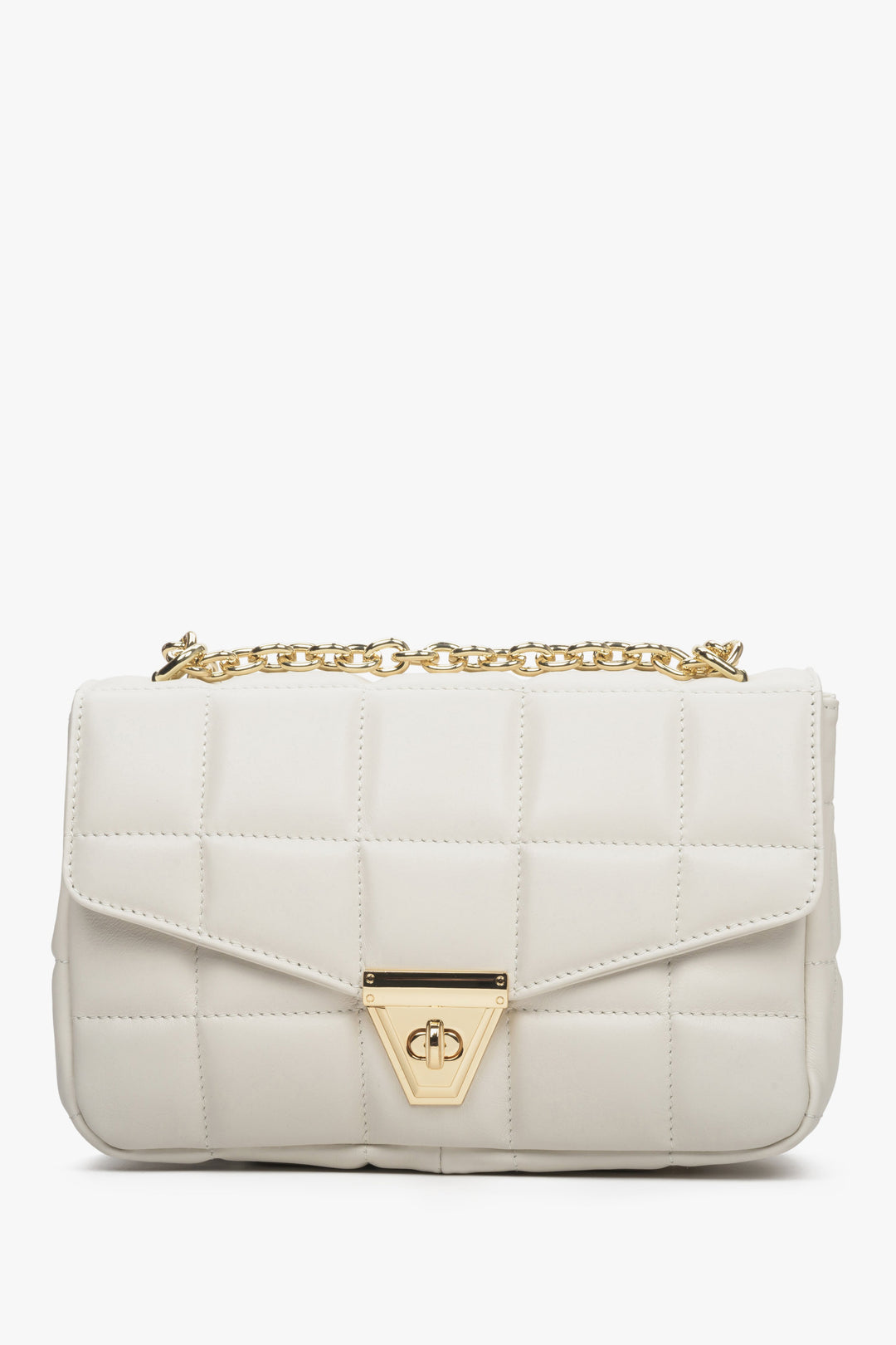 Damska, beżowa torebka Estro z pikowaniem i złotym łańcuszkiem Estro.