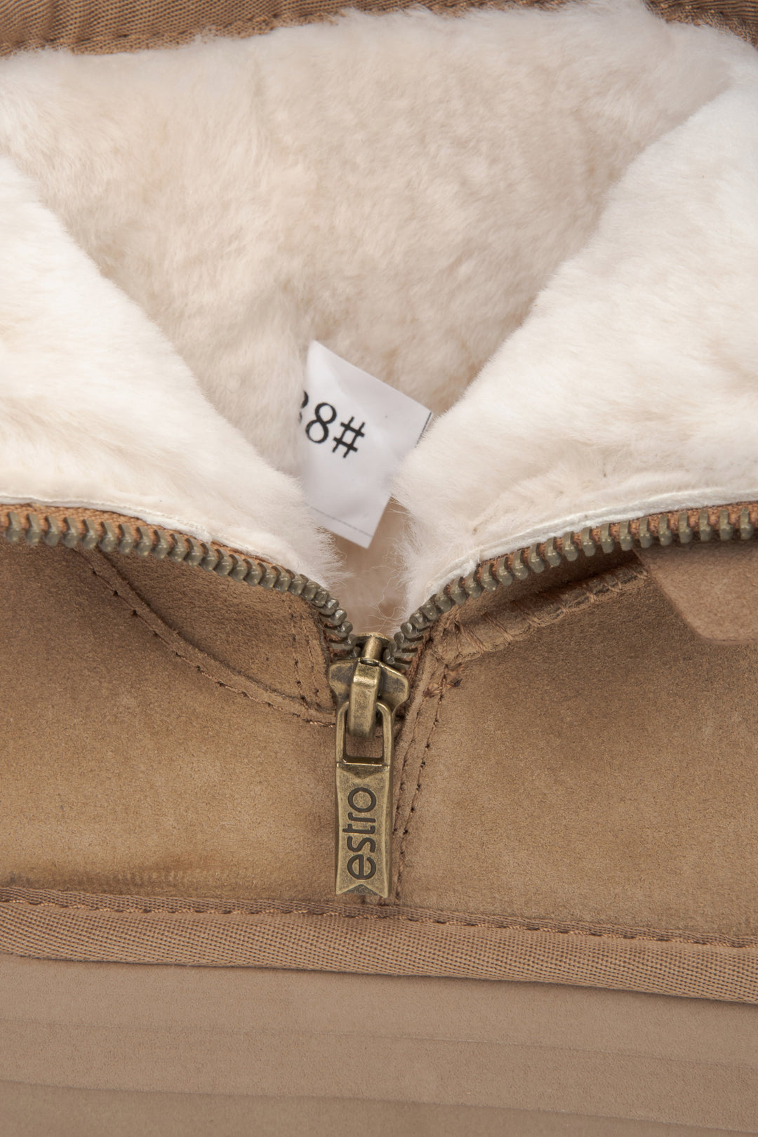 Eleganckie śniegowce damskie w kolorze beżowym, z weluru naturalnego z futrzanym ociepleniem - wnętrze.