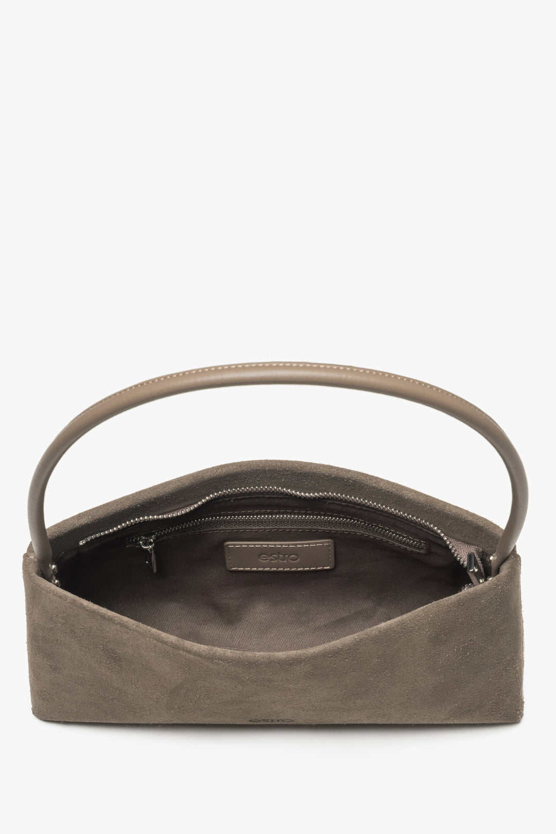 Torebka damska marki Estro, uszyta z weluru naturalnego w odcieniu szarobrązowym, idealna na ramię.