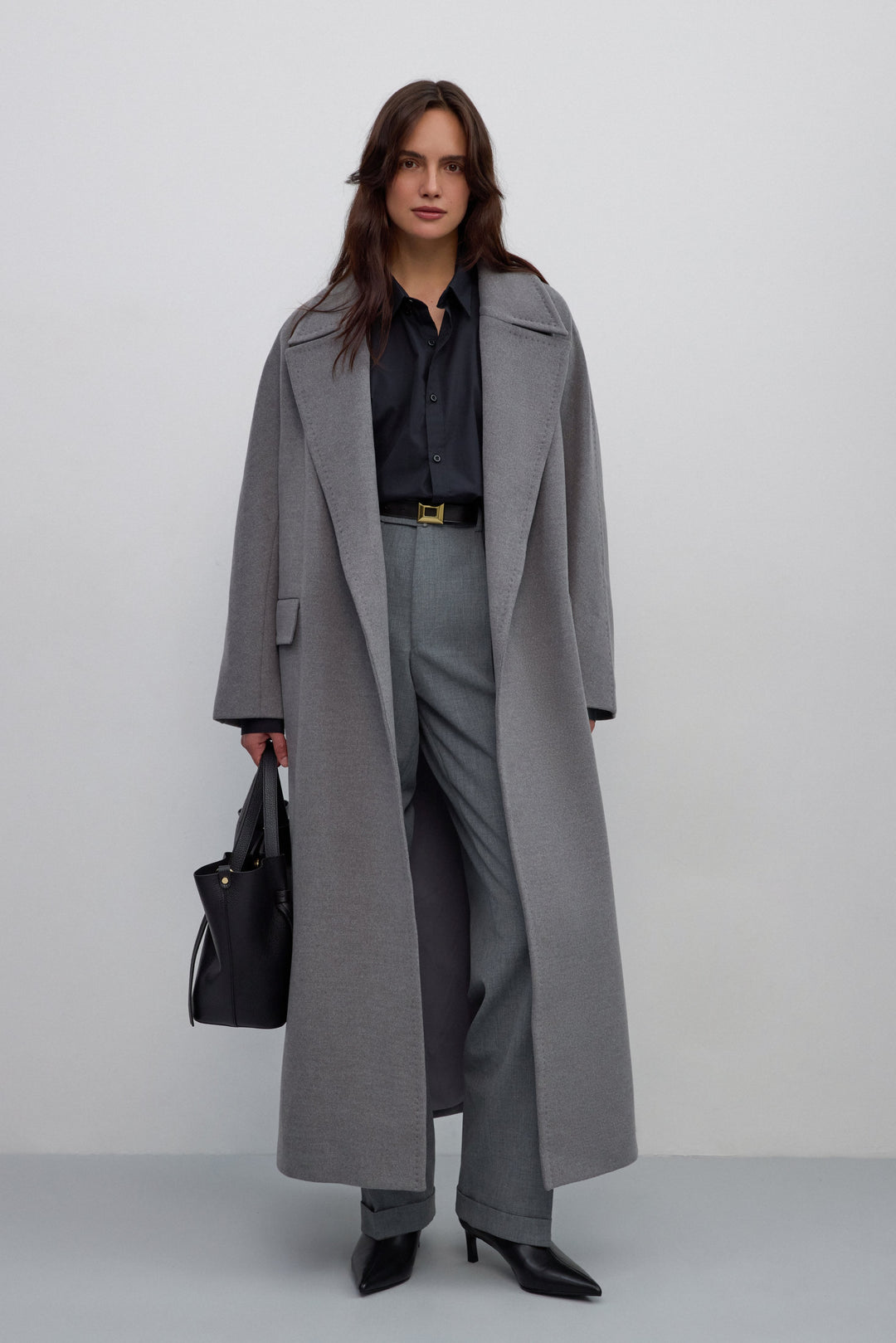 Damski szary płaszcz do kostek z wełną i szerokim kołnierzem Estro ER00117898.