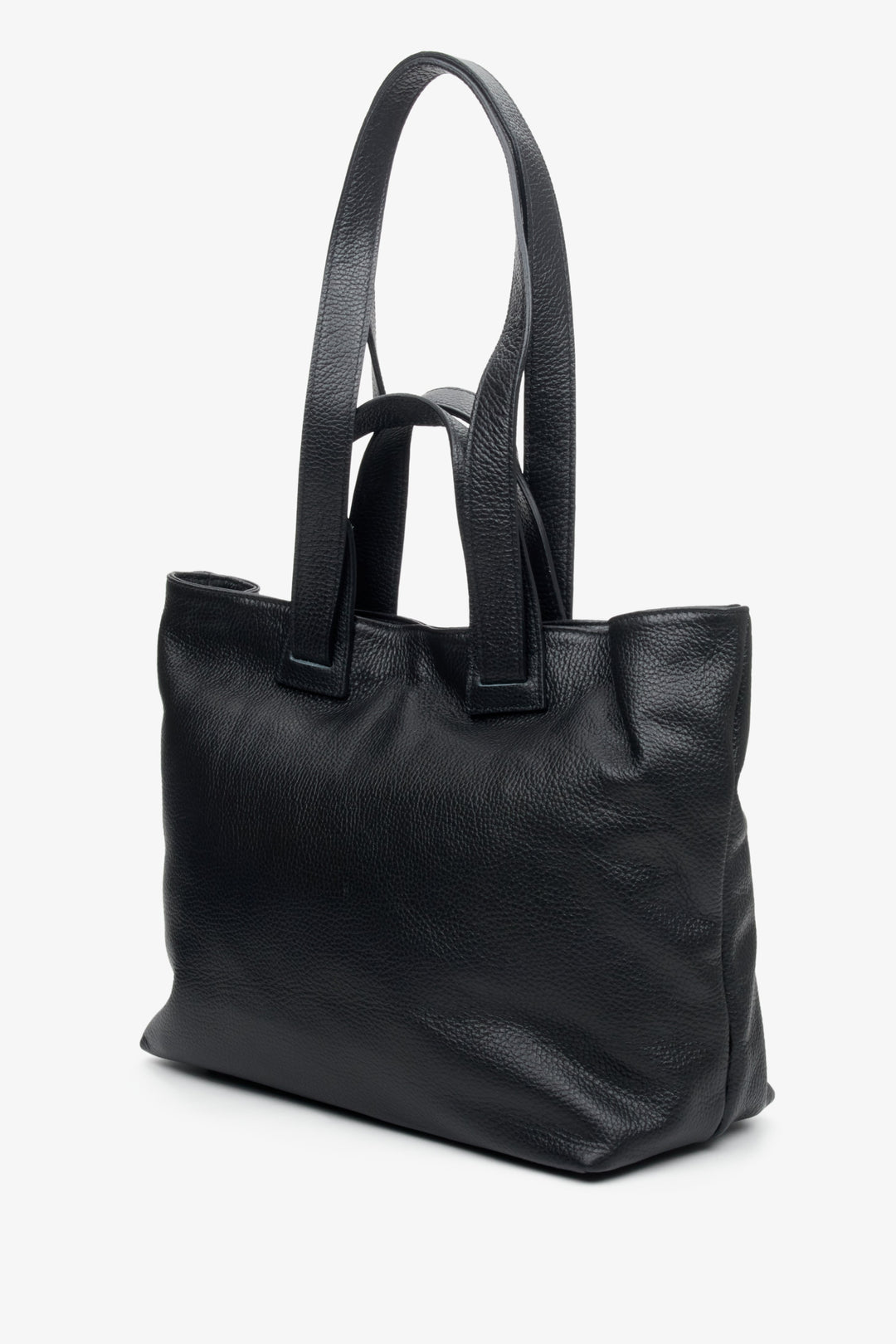 Duża, czarna torebka damska Estro ze skóry naturalnej.