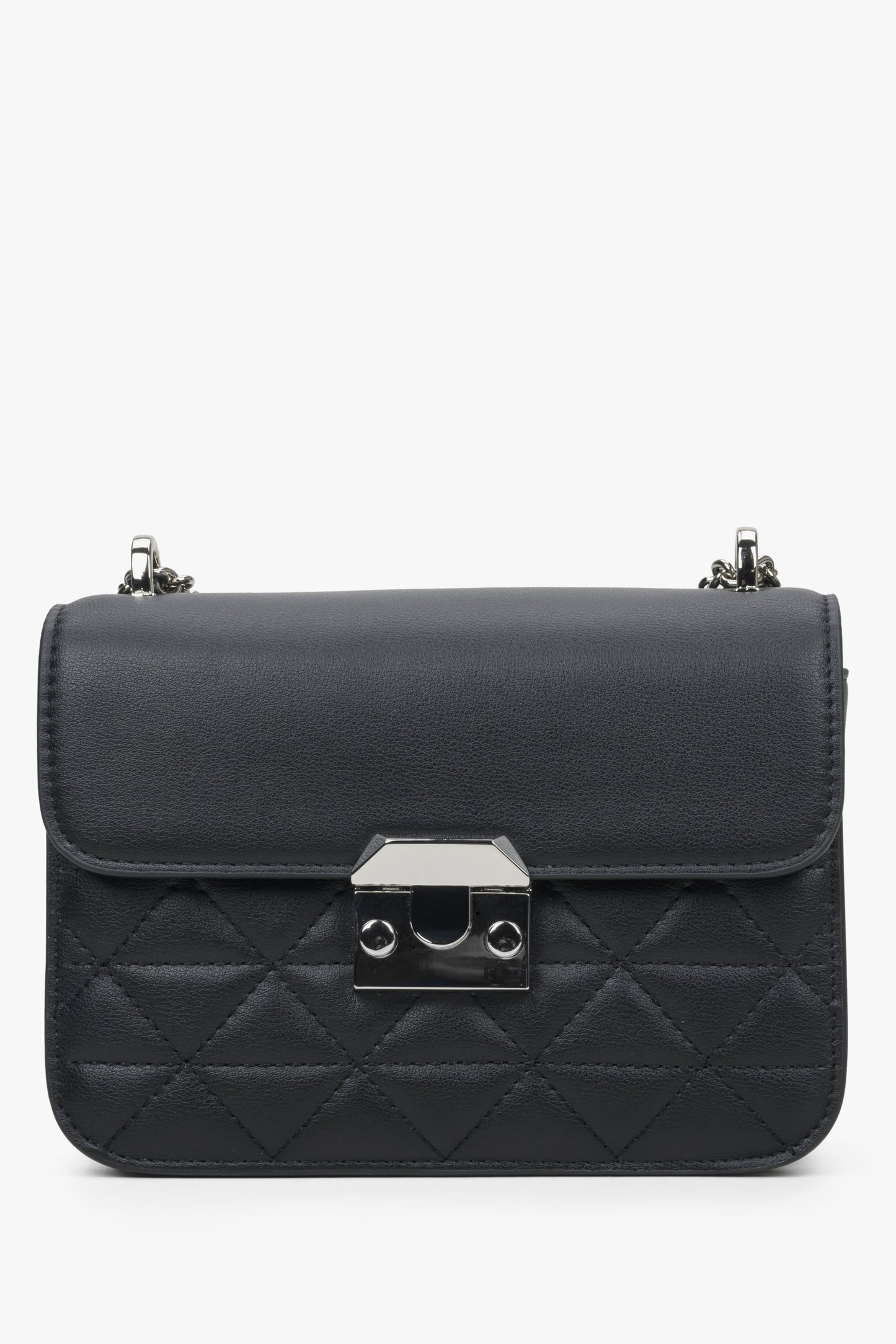 Czarna torebka damska na ramię z łańcuszkiem i srebrnymi okuciami Estro ER00114428