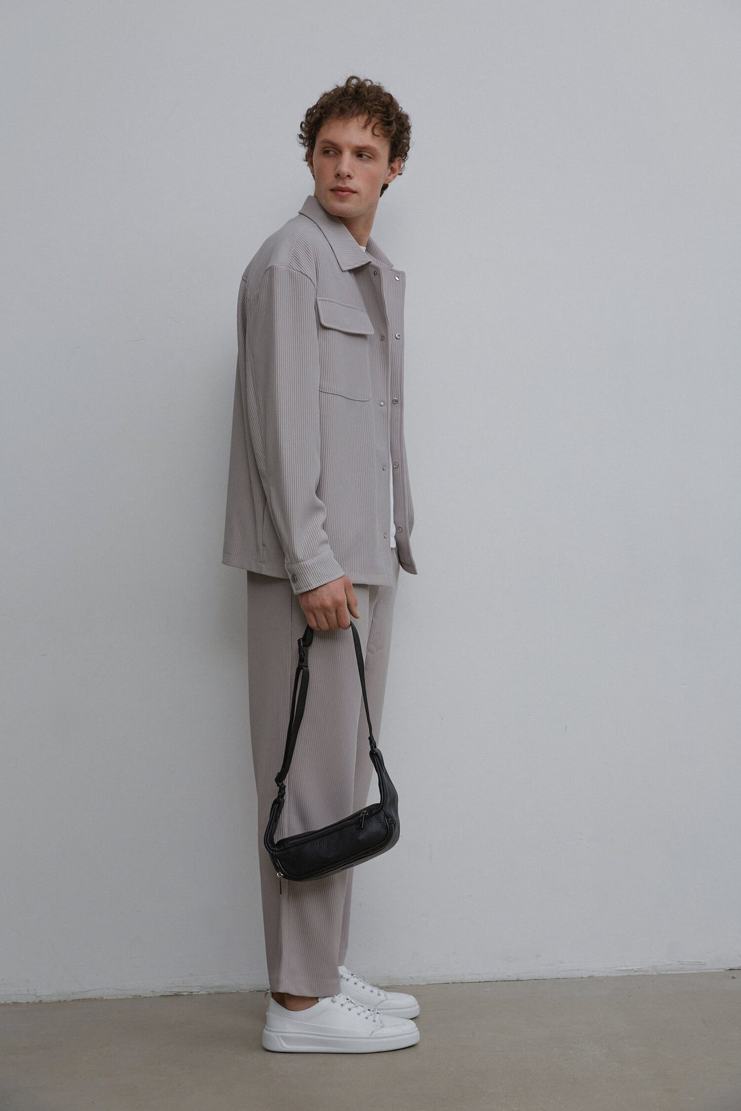 Białe trampki męskie z włoskiej skóry naturalnej Estro ER00114391