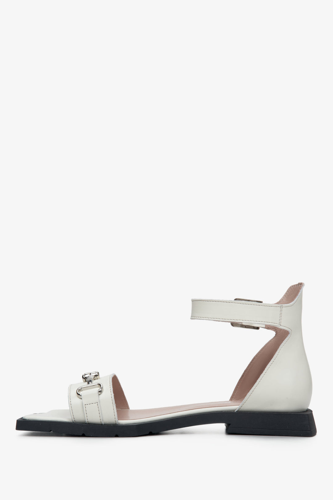 Beżowe sandały damskie z zakrytą piętą Estro ER00111554