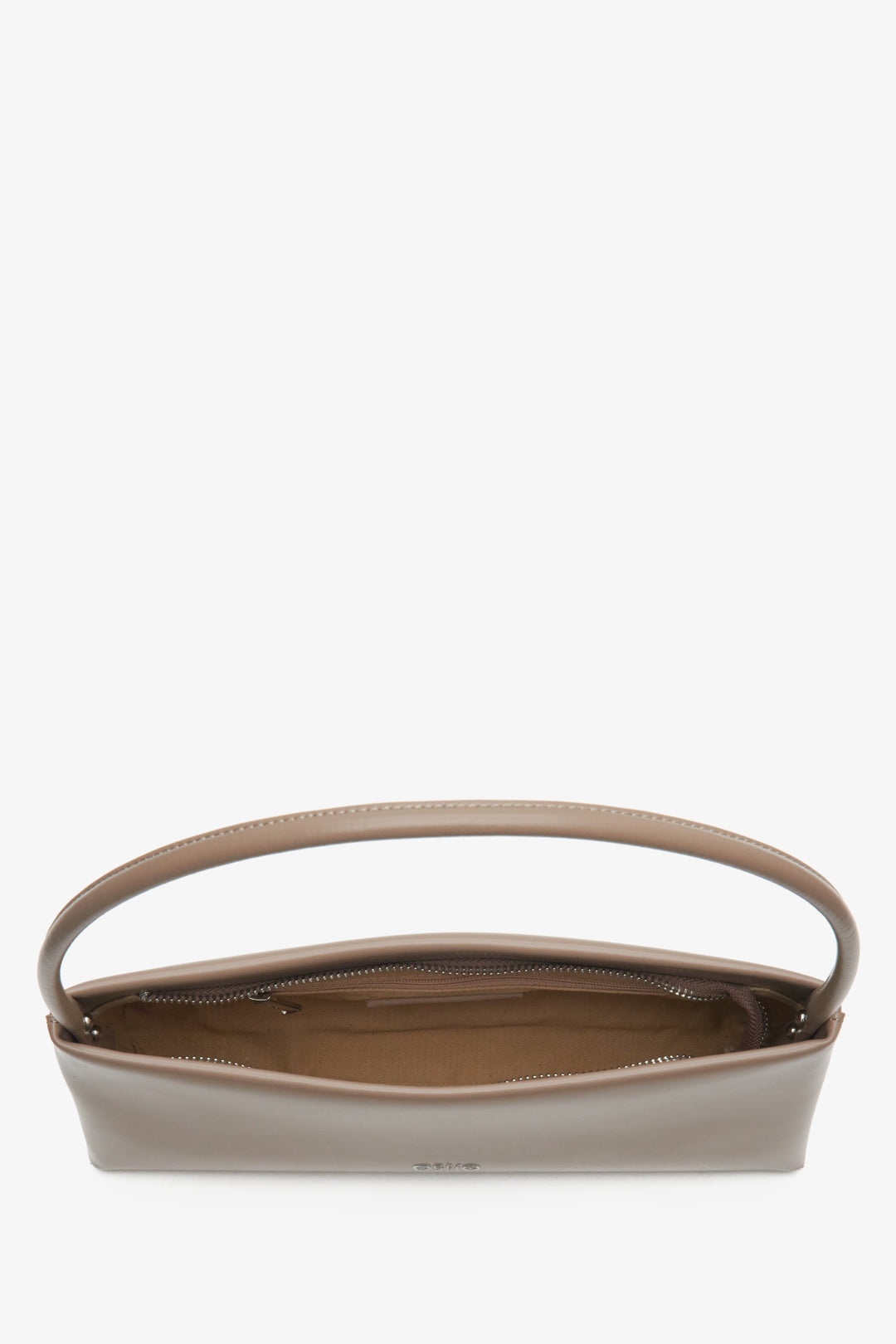 Damska skórzana torebka na ramię w kolorze beżowym Estro - zbliżenie na wnętrze.