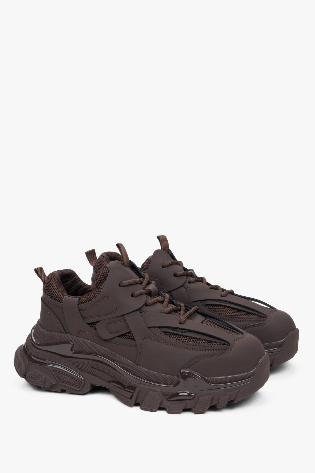Sneakersy damskie ze sportowej linii ES8 w ciemnobrązowym kolorze na wiosnę i jesień.